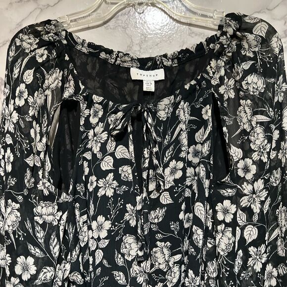 TOPSHOP Floral Cutouts Balloon Sleeve Dress - Picture 9 of 16